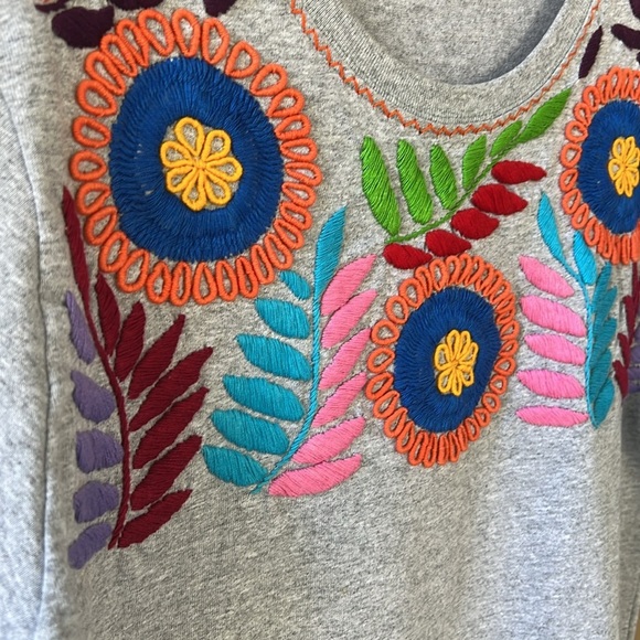 Boho Colorful Floral Hand Embroidered Mixed Media Gray Tee Women’s M - Picture 3 of 6